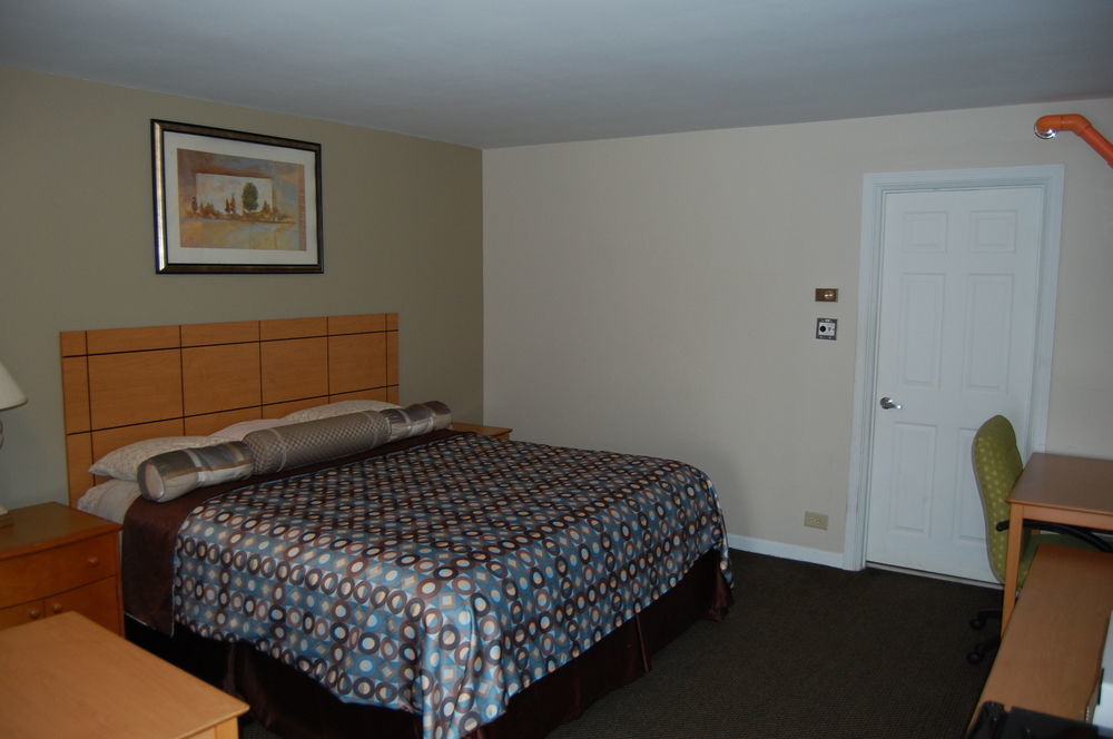 Colony Motel Brookfield Экстерьер фото